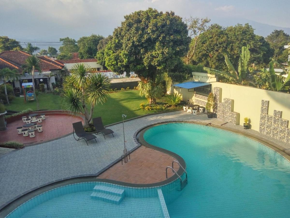Hotel Metropole Batu  Luaran gambar
