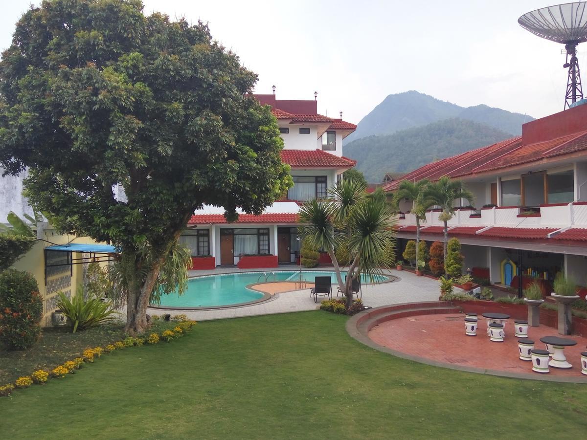 Hotel Metropole Batu  Luaran gambar